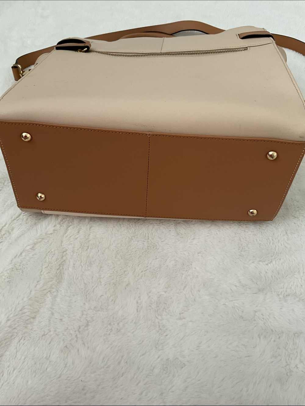 Marc Fisher Structured Two-Tone Tote Bag with Belt Detail Beige & Brown preowned - Picture 4 of 9
